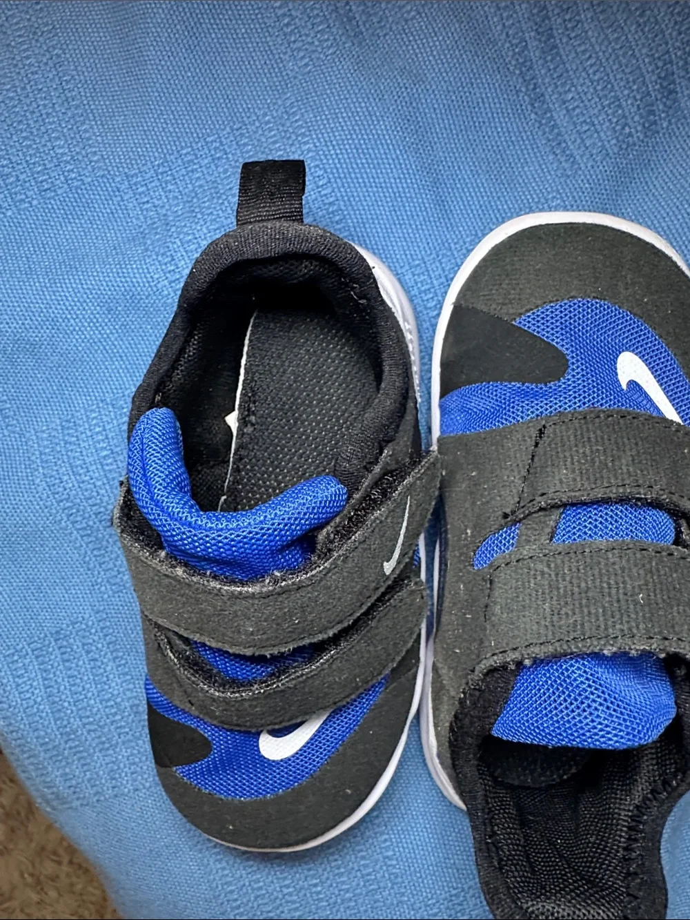 Sz 6C Like New Nike Kids Free RN 5.0